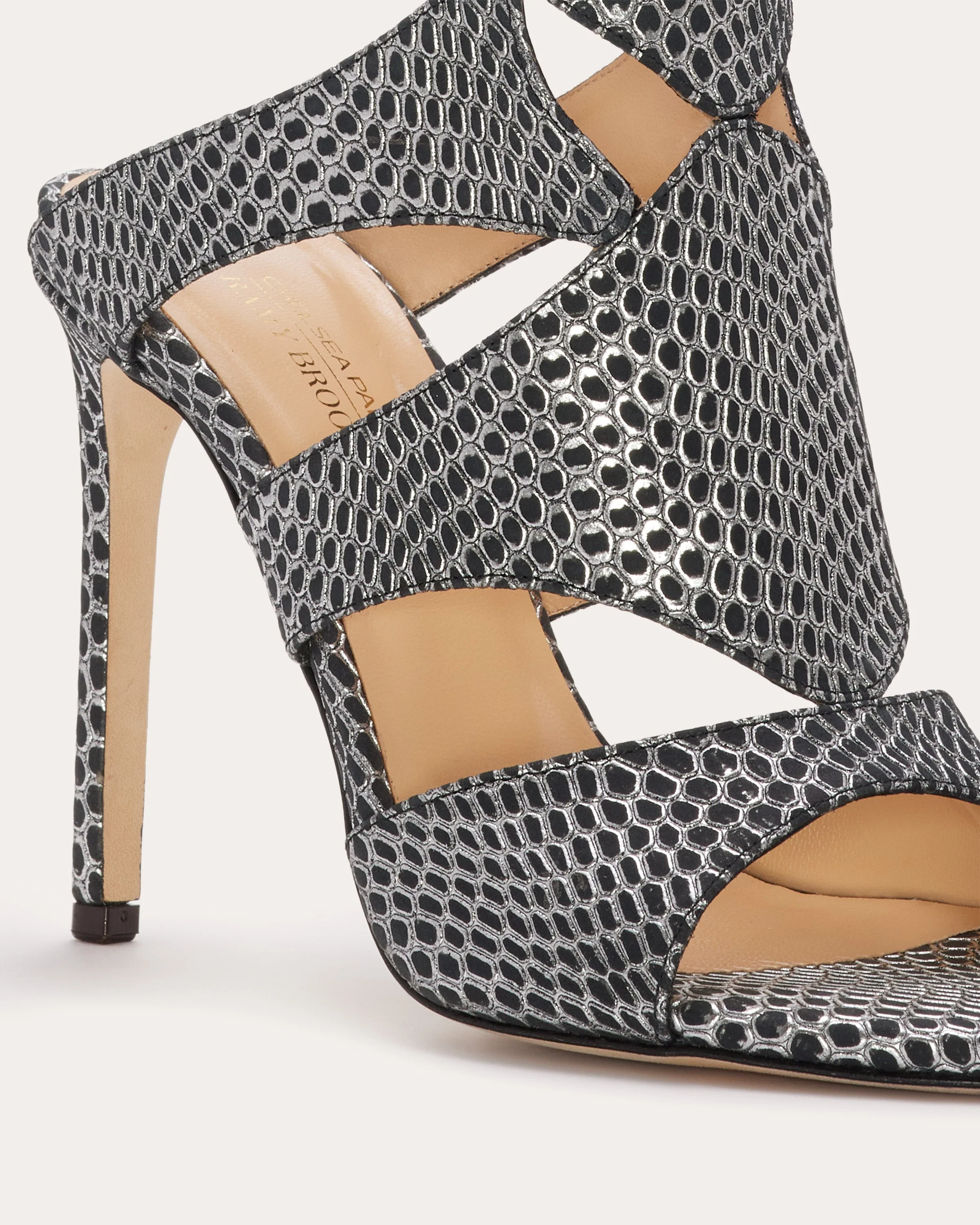 Huzar Cutout Sandals - Image 12