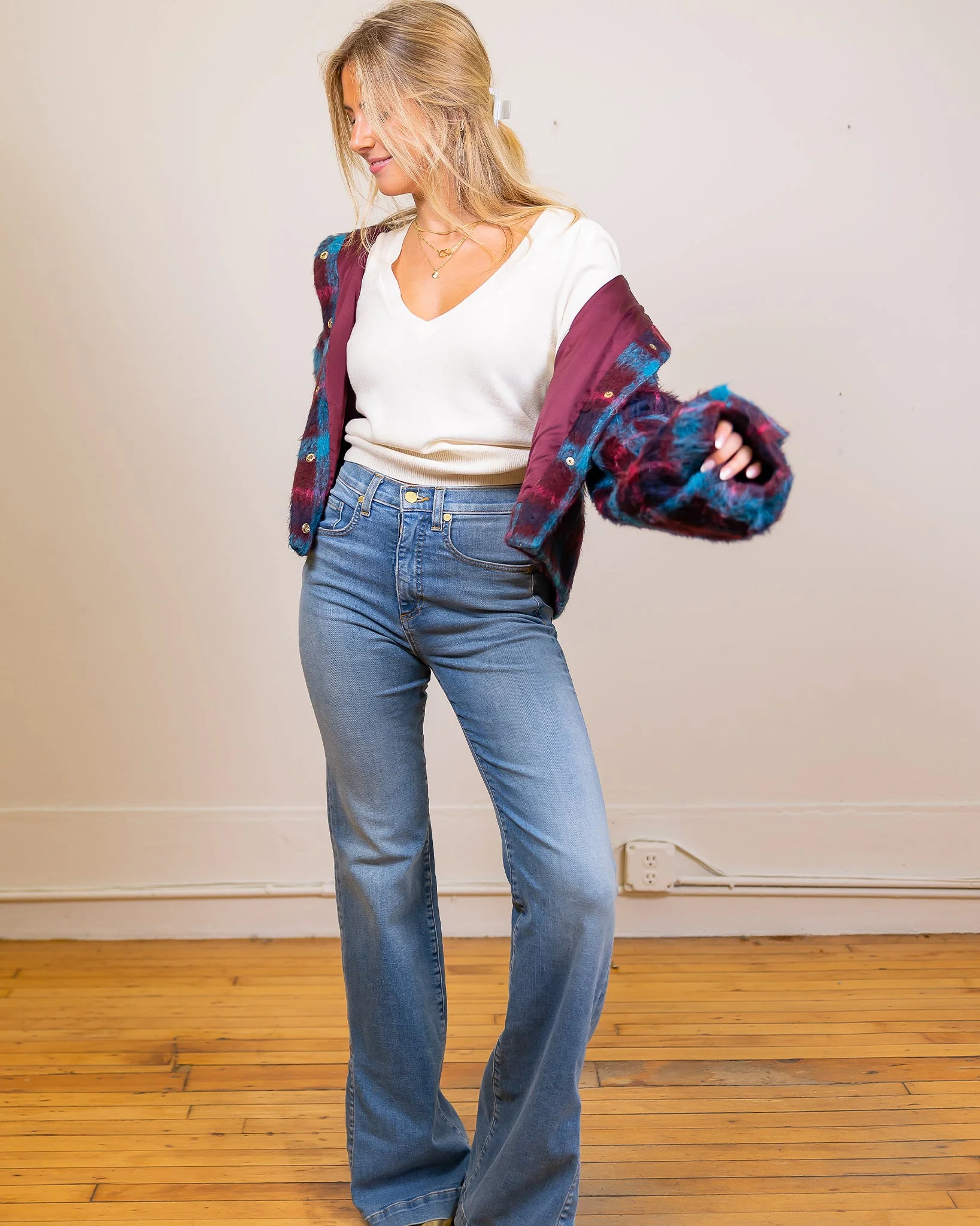 Tyra Contrast Mid-Rise Flare Jean - Image 15